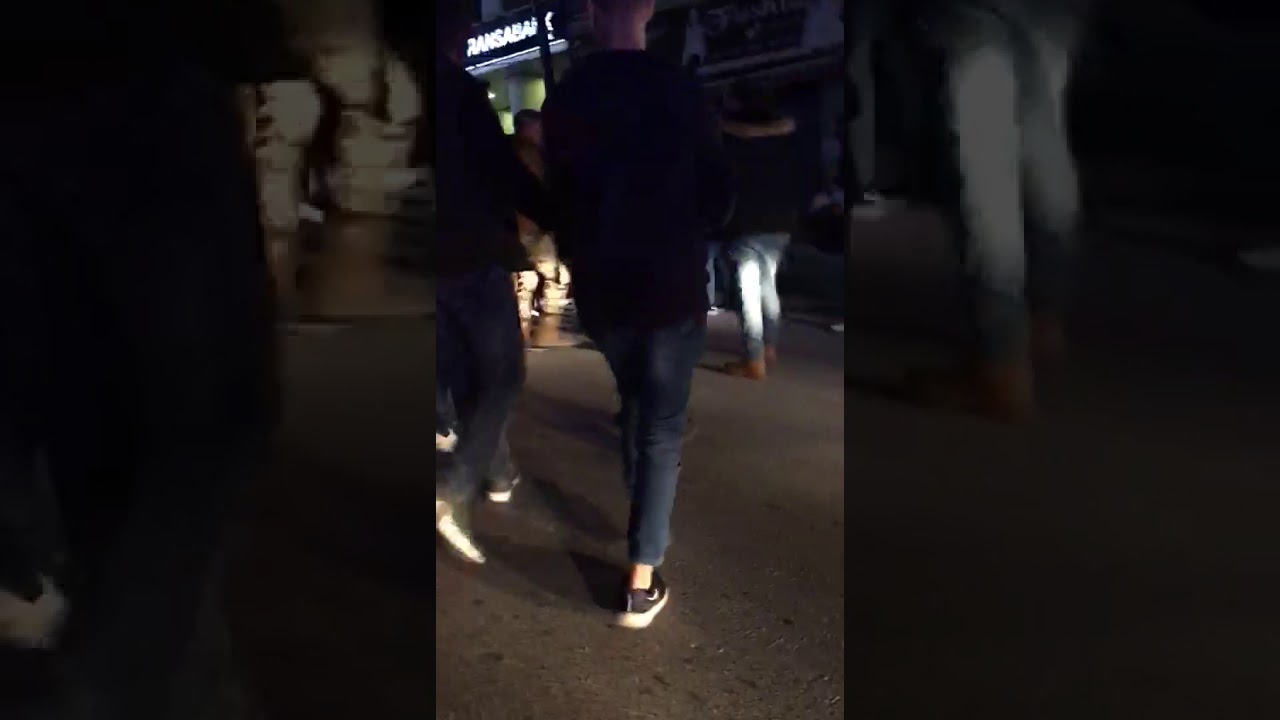 عدد من الموقفين والجرحى في المسيرة في شارع المصارف والتعدي على المتظاهرين بالضرب الوحشي