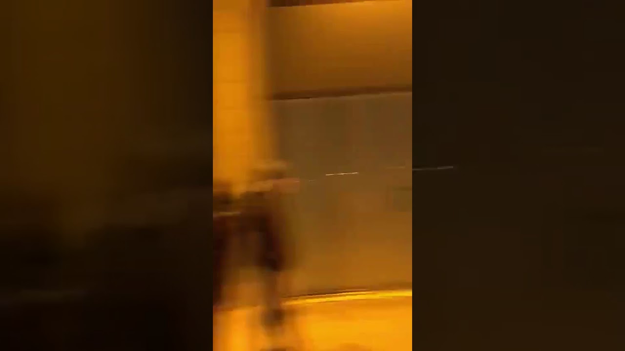 *🇱🇧🇱🇧المتظاهرين يحرقون مكتب شركة التأمين "UFA" في وسط بيروت*