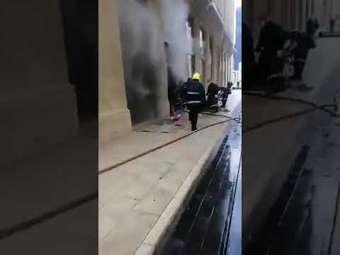 حريق في المنى السابق ل virgin وسط بيروت