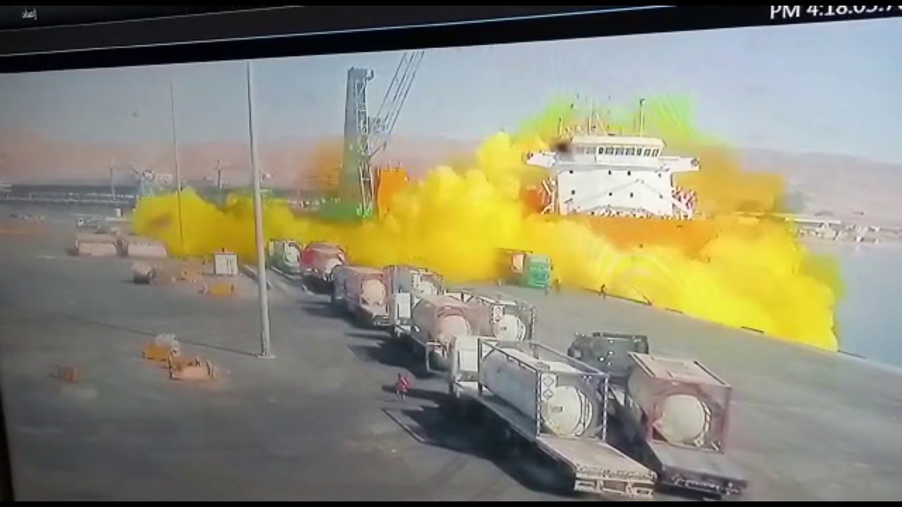 شاهد بالفيديو.. لحظة تسرب غاز سام  في ميناء العقبة ومقتل 4 أشخاص
