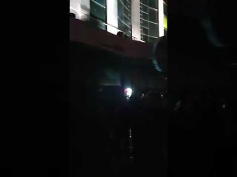 تحطيم مبنى mtc touch وسط بيروت