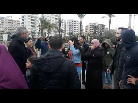 عائلات فقيرة تفترش الارض داخل معرض رشيد كرامي