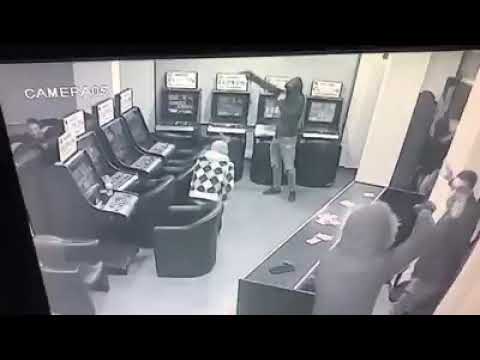 سرقة بقوة السلاح ٣ محلات فيديو بوكر وتسلية  في سد البوشرية ، الحازمية والدورة مار مارون